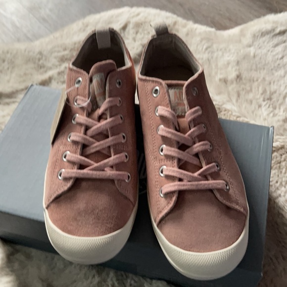 Palladium Woman’s Suede Wander Lace Sue Shoe Size7 &  8 - Picture 12 of 15